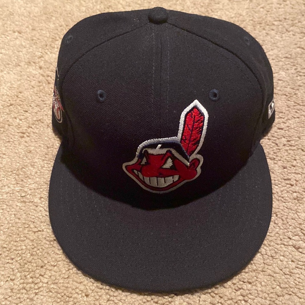 Snap back hat